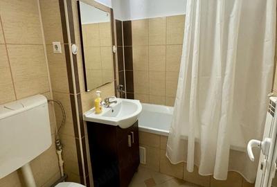 Garsonieră decomandată în Central