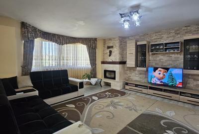 Casă cu 4 camere decomandat cu Teren 574 Mp în Cihei