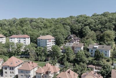 Apartament cu 3 camere decomandat, mobilat în Central