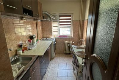 Apartament cu 2 camere semidecomandat, mobilat în Central
