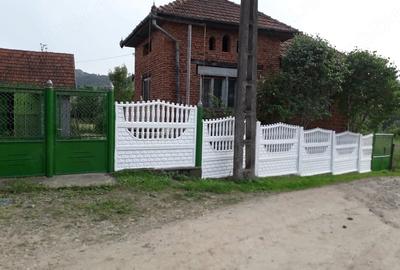 Casă cu 4 camere cu Teren 6000 Mp în Glod
