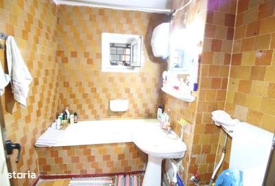 Apartament cu 3 camere decomandat în Micro 17