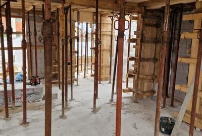 Casă cu 4 camere cu Teren 450 Mp în Central - 1