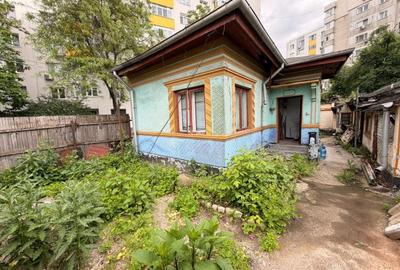 Casă individuală cu 3 camere cu Canalizare în Sebastian