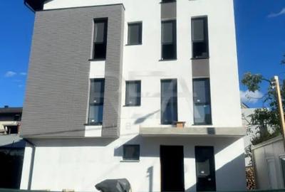 Apartament cu 3 camere semidecomandat în Central - 3