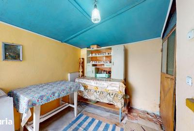 Casă cu 3 camere cu Teren 200 Mp în Central