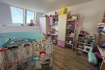 Apartament cu 3 camere semidecomandat în Rogerius - 12