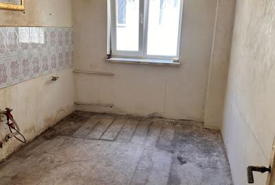 Apartament cu 3 camere semidecomandat în Central - 5