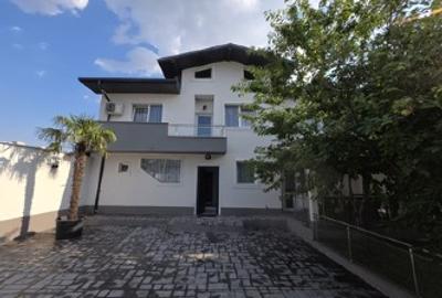 Casă individuală cu 4 camere cu Teren 200 Mp în Rahova