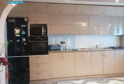 Apartament cu 3 camere decomandat, mobilat în Gării