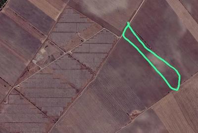 Teren de 10486 mp, în Roata de Jos - 3