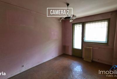 Apartament cu 3 camere în Lupeni