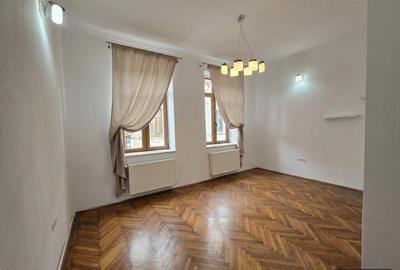 Spațiu comercial, de 196 mp, în Central