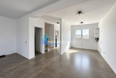 Duplex cu 4 camere cu Canalizare în Moșnița Nouă