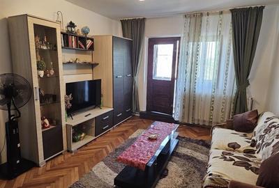 Apartament cu 2 camere semidecomandat, mobilat în Girocului