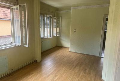 Casă cu 4 camere în Teiu - 8