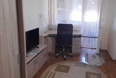 Garsonieră decomandată în Rogerius