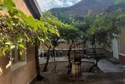 Casă cu 4 camere în Șiria