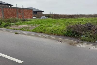 Teren de 815 mp, în Chercea