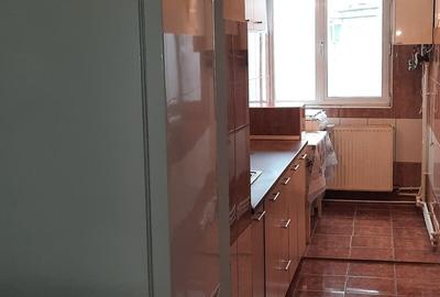 Garsonieră decomandată în Gorjului
