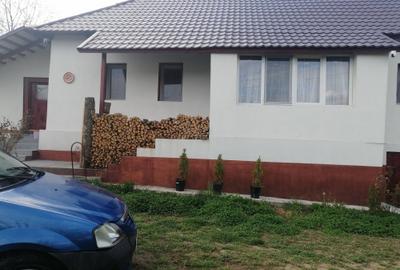Casă cu 3 camere cu Teren 900 Mp în Central