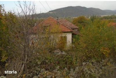 Casă cu 2 camere cu Teren 306 Mp în Central