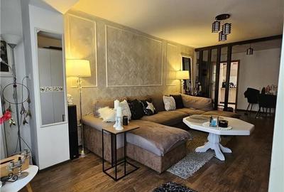 Apartament cu 3 camere în Cetate