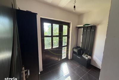 Casă cu 4 camere cu Teren 1250 Mp în Malu Mare - 9