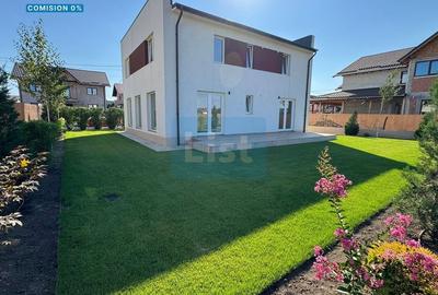 Casă cu 5 camere cu Canalizare în Păulești