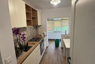 Apartament cu 3 camere decomandat în Canta