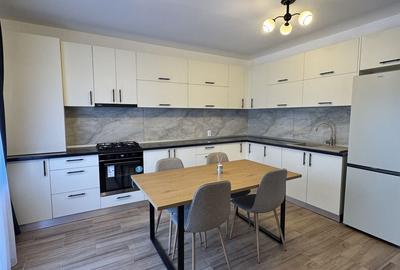 Casă cu 4 camere cu Teren 250 Mp în Ulmi
