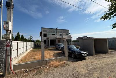 Casă cu 4 camere cu Teren 250 Mp în Vânători