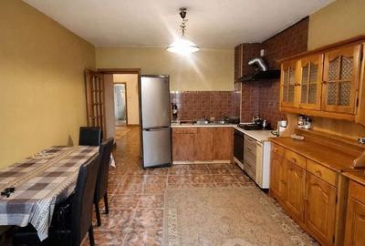 Casă cu 4 camere în Gheorgheni