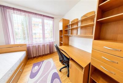 Apartament cu 4 camere decomandat, mobilat în Tractorul - 5