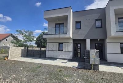 Casă cu 4 camere cu Teren 300 Mp în Moșnița Nouă