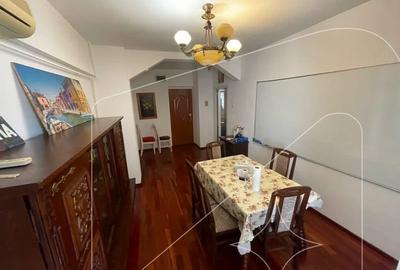 Apartament cu 3 camere în Complex Studențesc