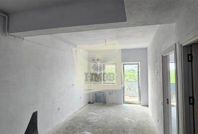 Apartament cu 4 camere decomandat în Turnișor - 2