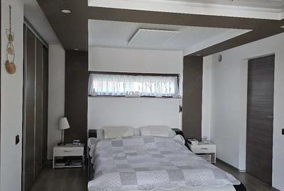 Casă cu 4 camere cu Teren 800 Mp în Pleașa - 1
