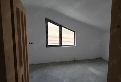 Casă cu 3 camere cu Teren 983 Mp în Peciu Nou - 7