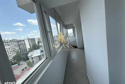 Apartament cu 4 camere decomandat în Romană
