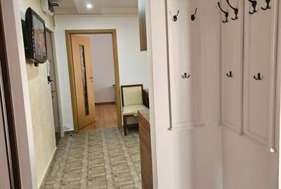 Apartament cu 3 camere în Vasile Aaron