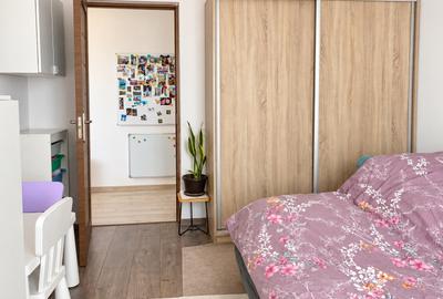 Apartament cu 3 camere semidecomandat, mobilat în Florești