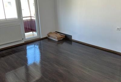 Apartament cu 2 camere semidecomandat în Girocului