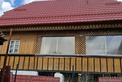 Casă cu 2 camere cu Teren 700 Mp în Vidra