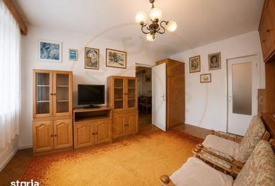 Apartament cu 3 camere semidecomandat în Micro 15