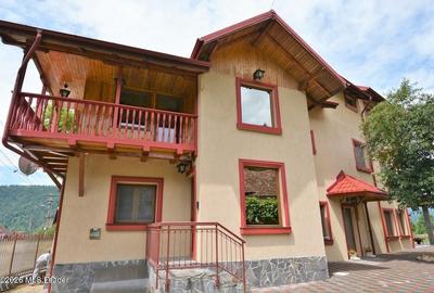 Casă individuală cu 8 camere cu Canalizare în Lerești - 2