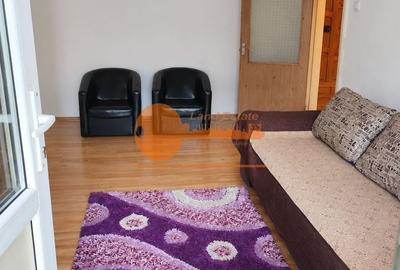 Apartament cu 2 camere semidecomandat, mobilat în Giurgiului