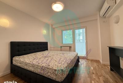 Apartament cu 4 camere decomandat în Romană