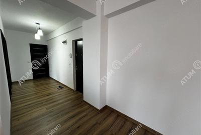 Apartament cu 3 camere decomandat în Sud