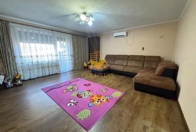 Apartament cu 3 camere semidecomandat, mobilat în Central